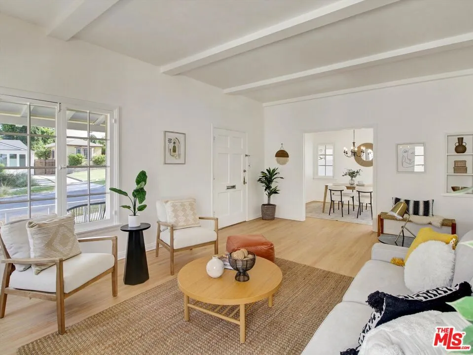 440 W Ellis Avenue Inglewood, CA 90302
