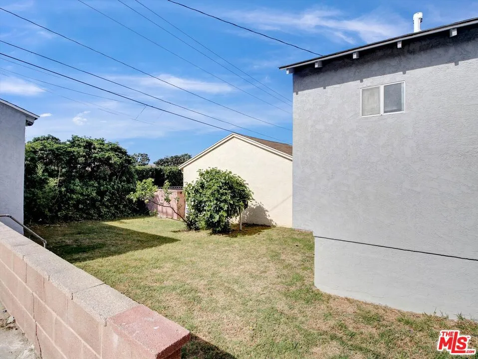 440 W Ellis Avenue Inglewood, CA 90302