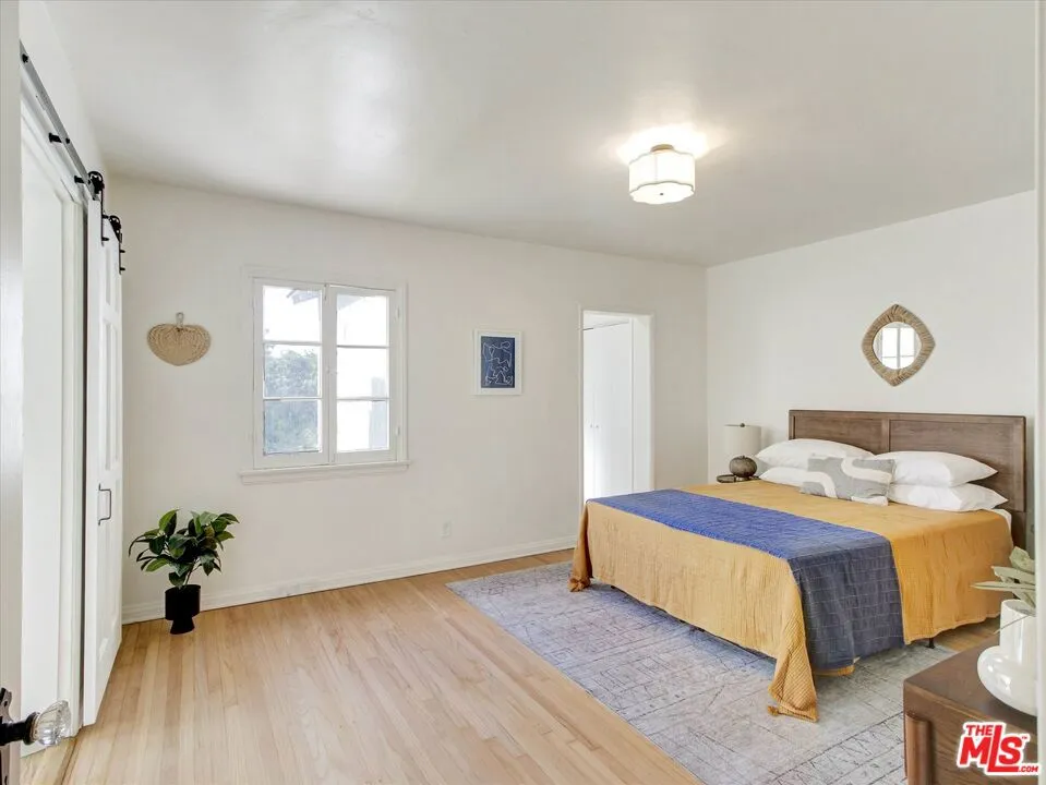 440 W Ellis Avenue Inglewood, CA 90302