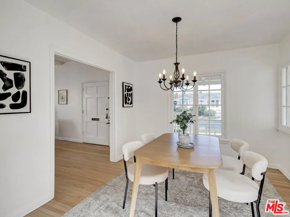 440 W Ellis Avenue Inglewood, CA 90302