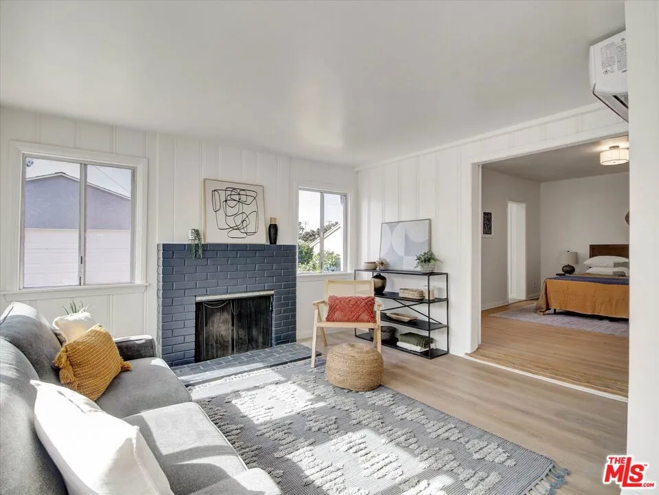 440 W Ellis Avenue Inglewood, CA 90302