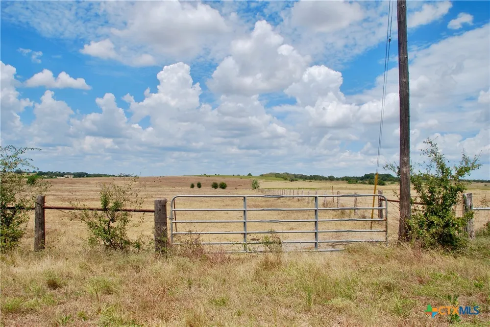 Fm 1891 Shiner, TX 77984