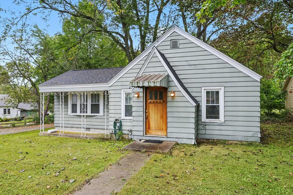 3915 M-140 Watervliet, MI 49098