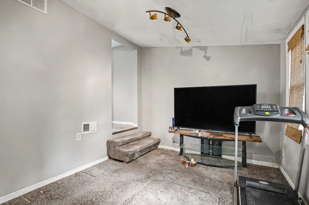 3915 M-140 Watervliet, MI 49098