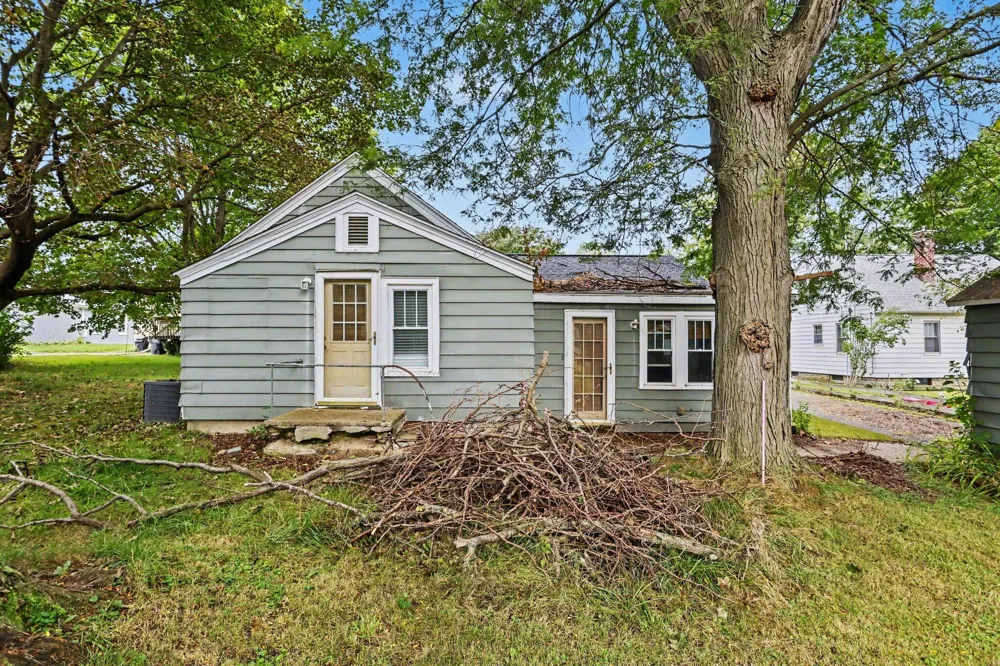 3915 M-140 Watervliet, MI 49098