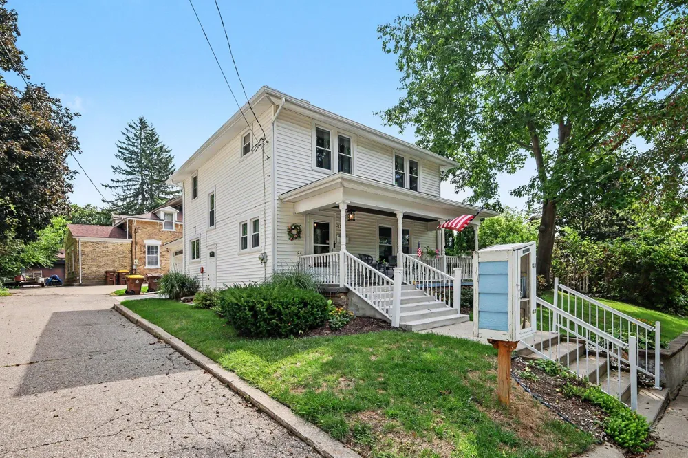 328 Rich Street Ionia, MI 48846