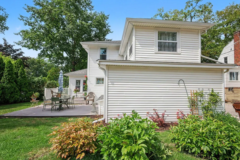 328 Rich Street Ionia, MI 48846