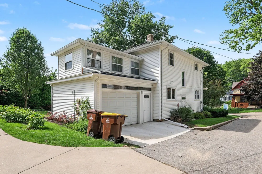 328 Rich Street Ionia, MI 48846