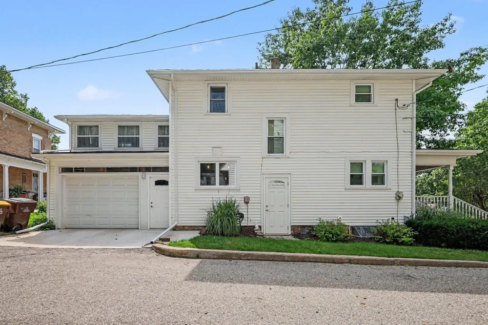 328 Rich Street Ionia, MI 48846