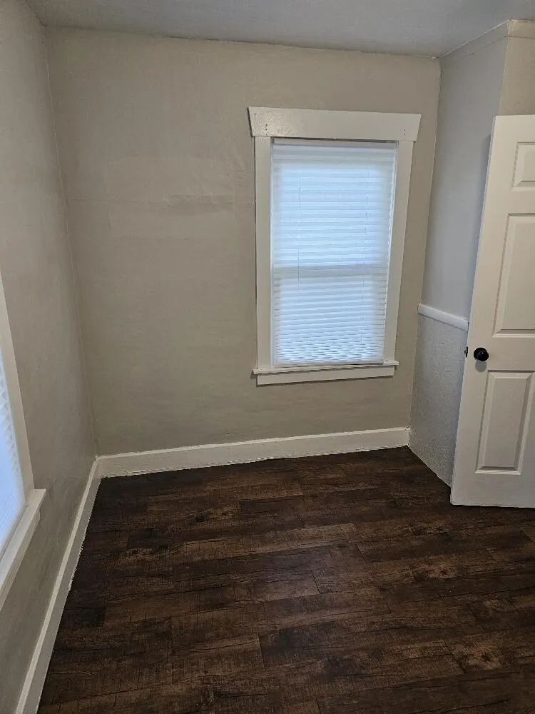 20426 Salem Detroit, MI 48219