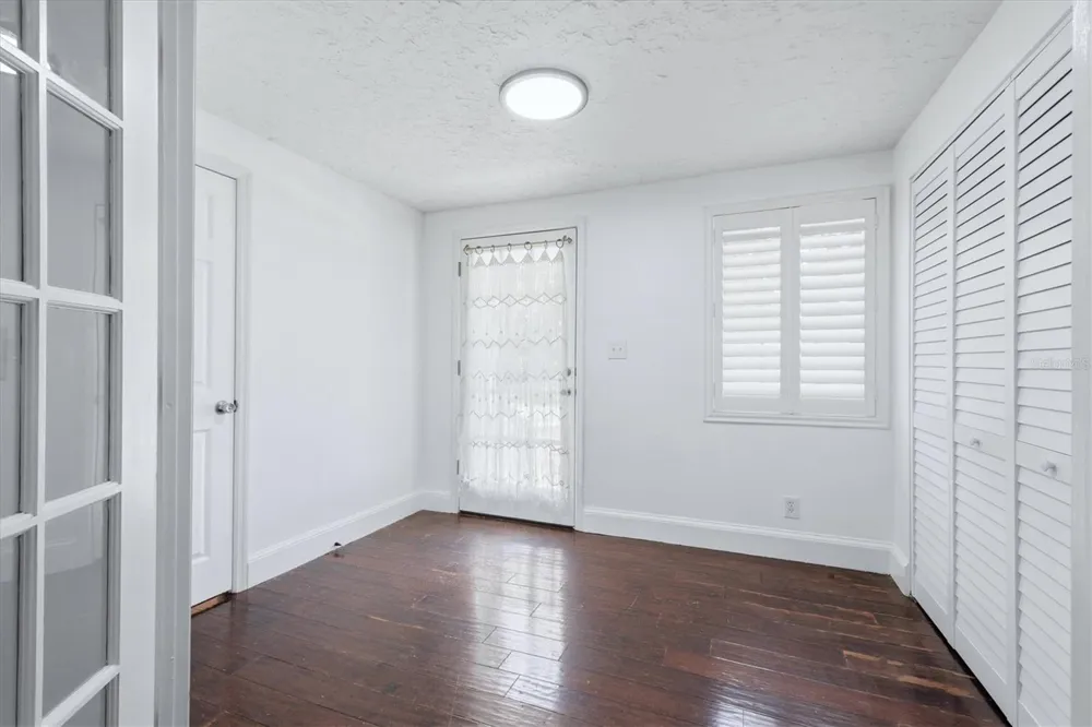 2520 HUNTINGTON AVENUE Sarasota, FL 34232