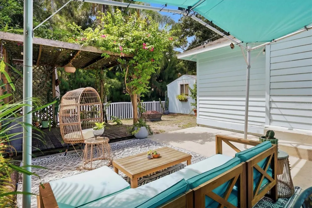 2520 HUNTINGTON AVENUE Sarasota, FL 34232