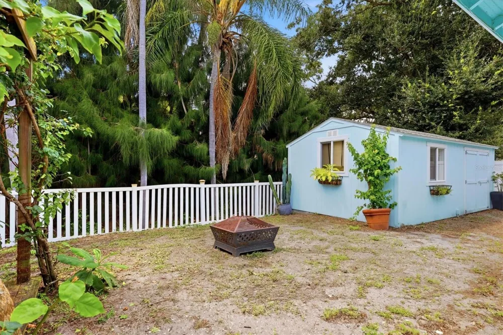 2520 HUNTINGTON AVENUE Sarasota, FL 34232