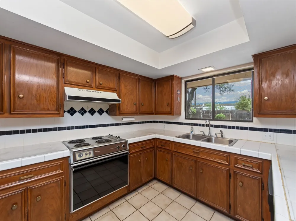 1702 Lone Oak Drive Leander, TX 78641