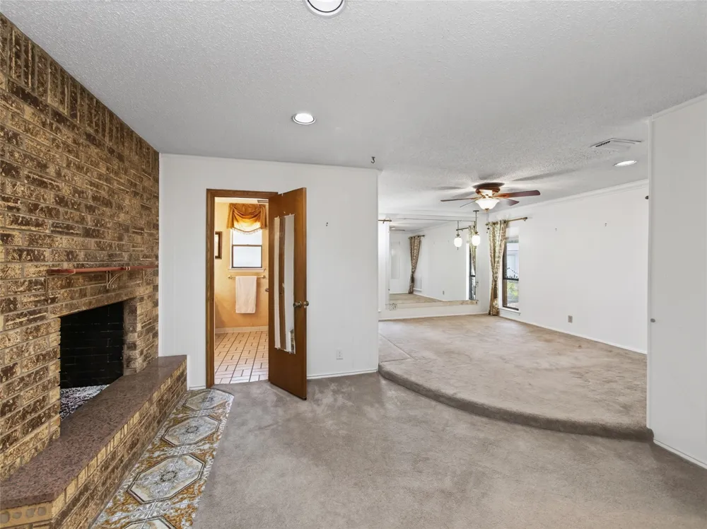 1702 Lone Oak Drive Leander, TX 78641