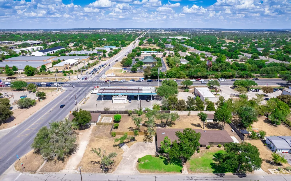 1702 Lone Oak Drive Leander, TX 78641