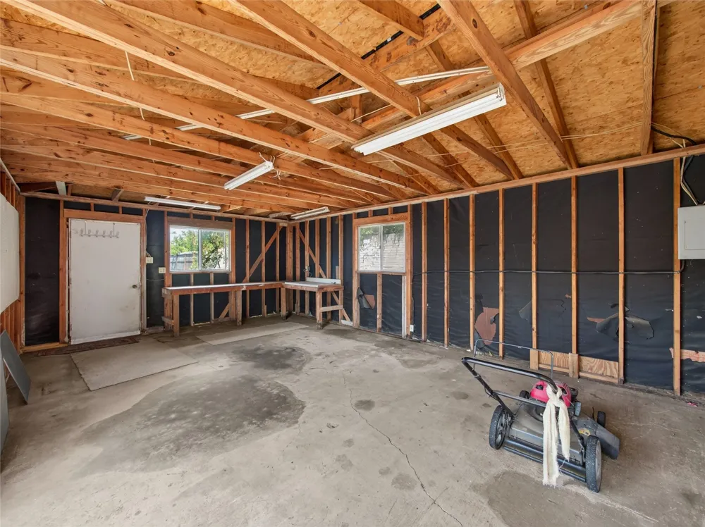 1702 Lone Oak Drive Leander, TX 78641