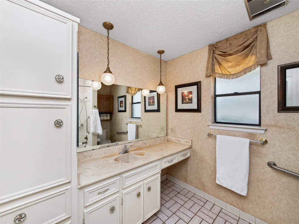 1702 Lone Oak Drive Leander, TX 78641
