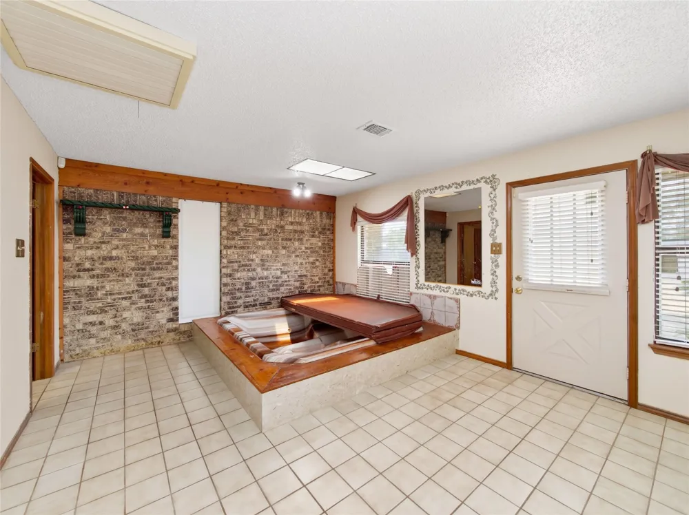 1702 Lone Oak Drive Leander, TX 78641