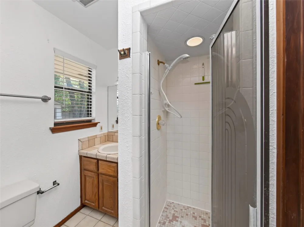 1702 Lone Oak Drive Leander, TX 78641