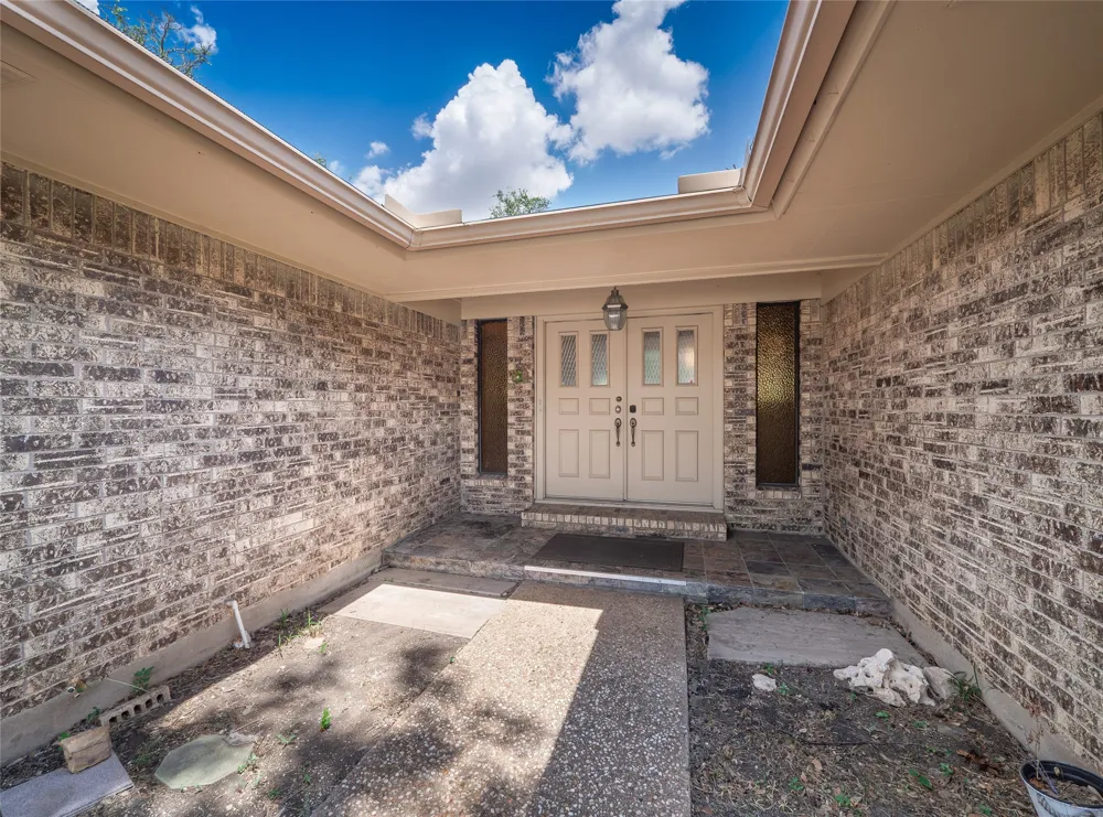 1702 Lone Oak Drive Leander, TX 78641