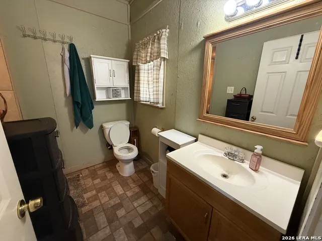 153 Park Bandera, TX 78003