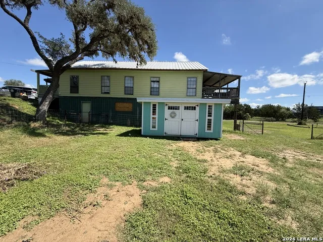 153 Park Bandera, TX 78003