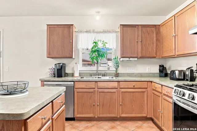 15818 BLUE SKY RD Selma, TX 78154