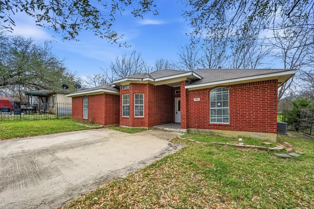 201 West Lane West Tawakoni, TX 75474
