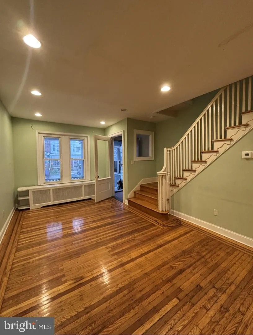 6205 SPRUCE Philadelphia, PA 19139