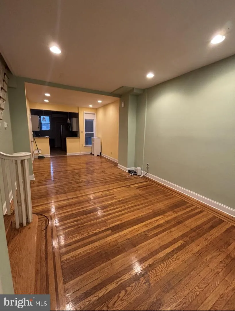 6205 SPRUCE Philadelphia, PA 19139