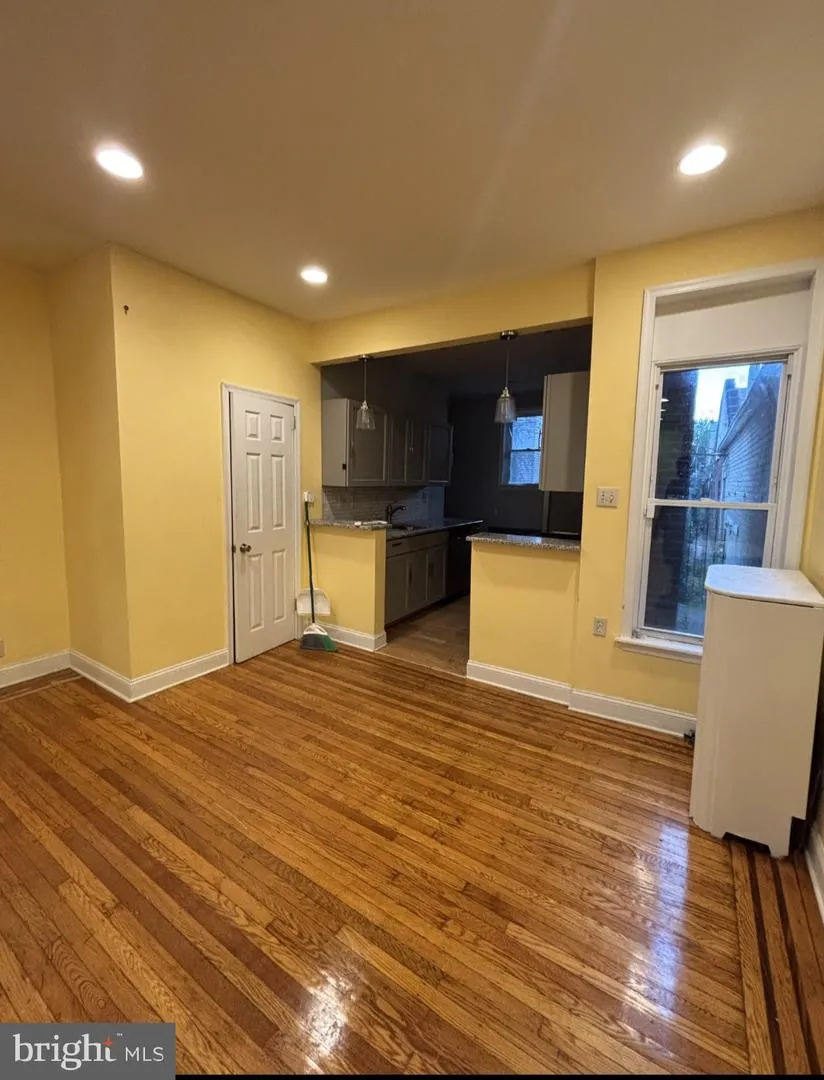 6205 SPRUCE Philadelphia, PA 19139