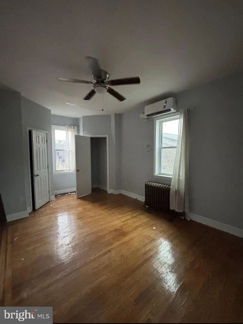 6205 SPRUCE Philadelphia, PA 19139
