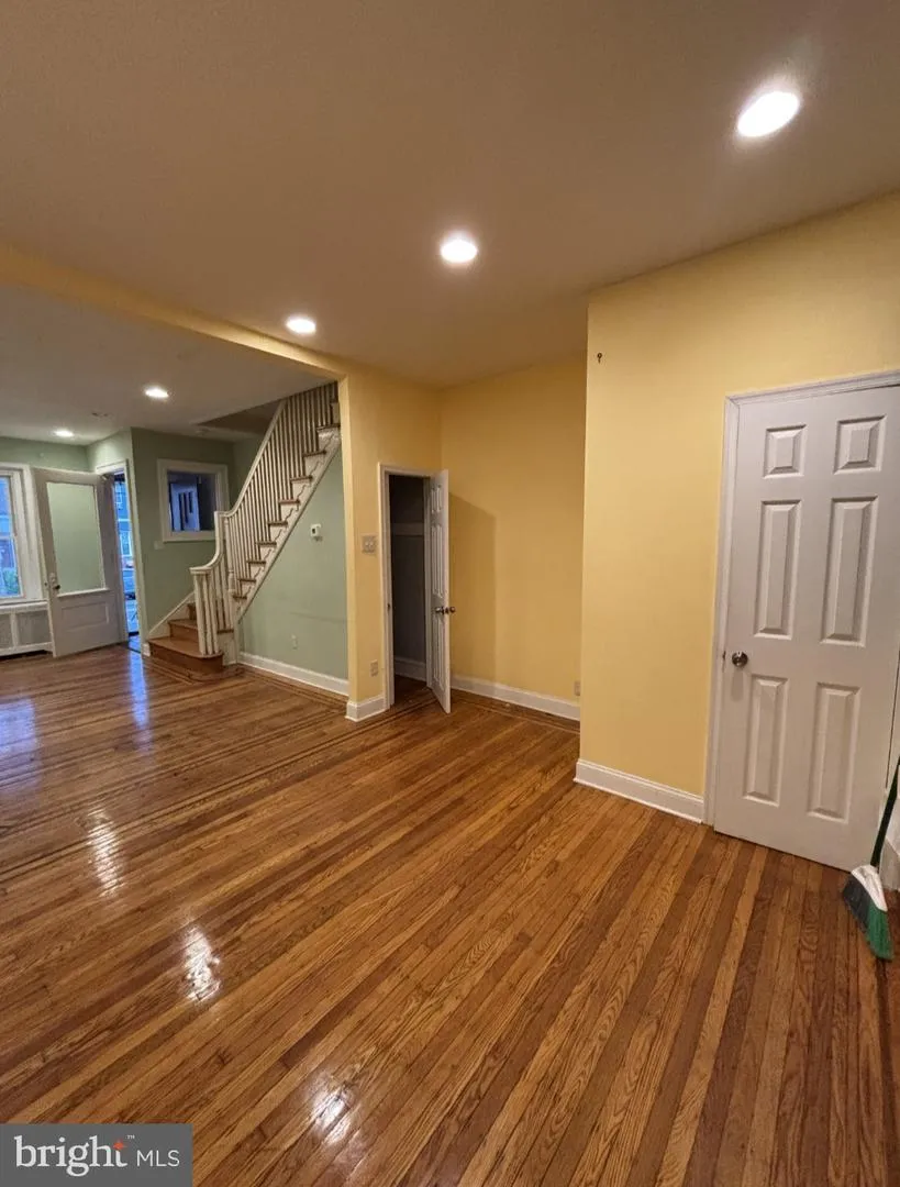 6205 SPRUCE Philadelphia, PA 19139