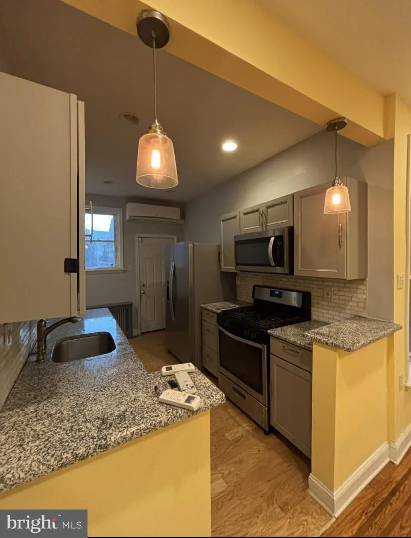 6205 SPRUCE Philadelphia, PA 19139
