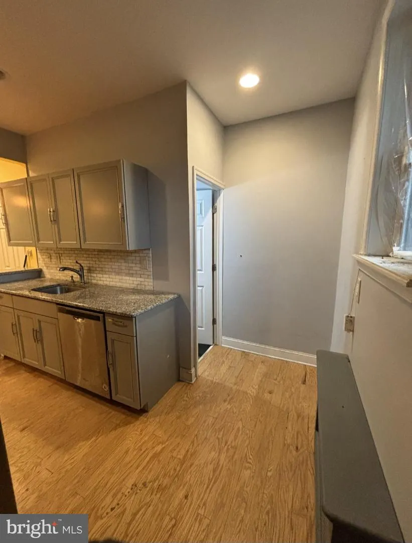 6205 SPRUCE Philadelphia, PA 19139
