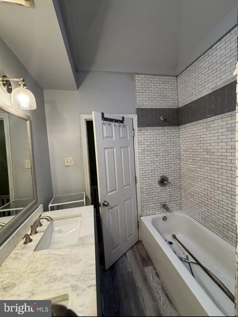6205 SPRUCE Philadelphia, PA 19139