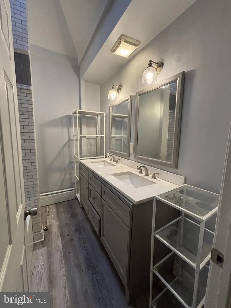 6205 SPRUCE Philadelphia, PA 19139
