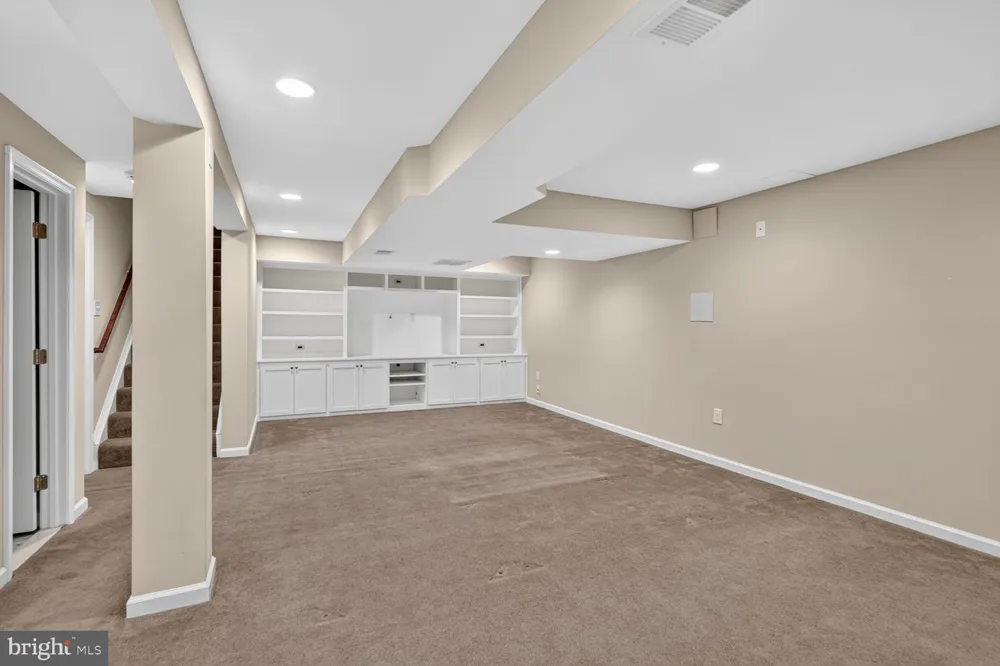 6015 BACKLICK ROAD Springfield, VA 22150