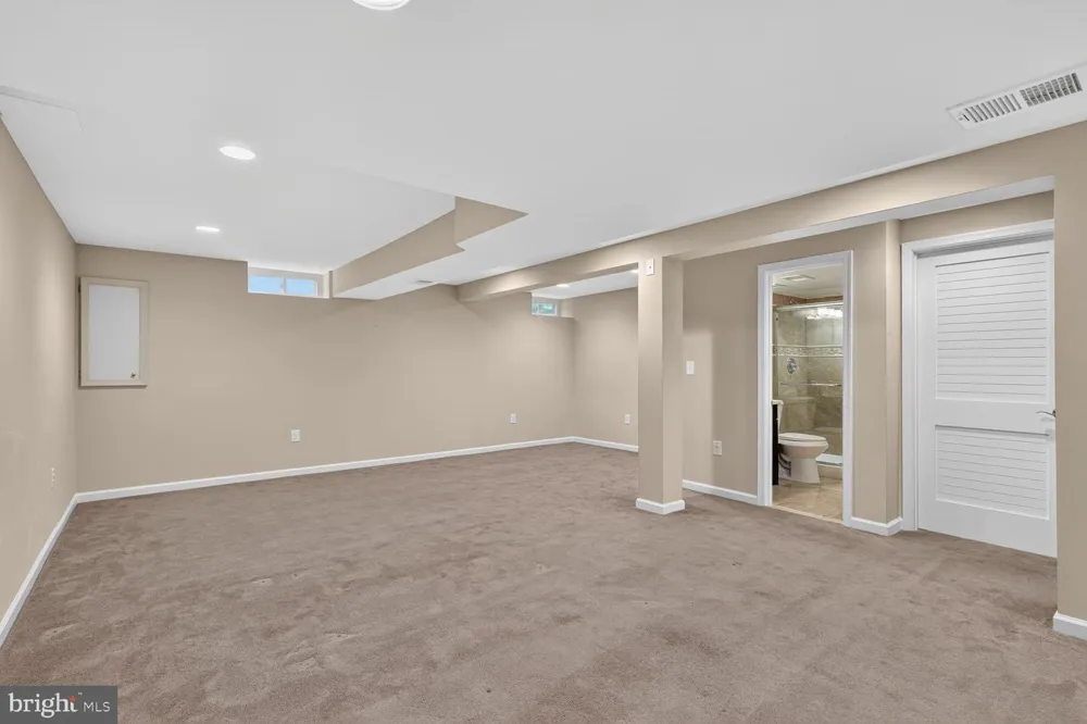 6015 BACKLICK ROAD Springfield, VA 22150