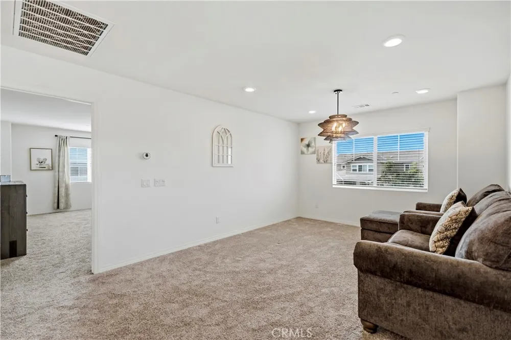 6882 Keyway Court Jurupa Valley, CA 91752