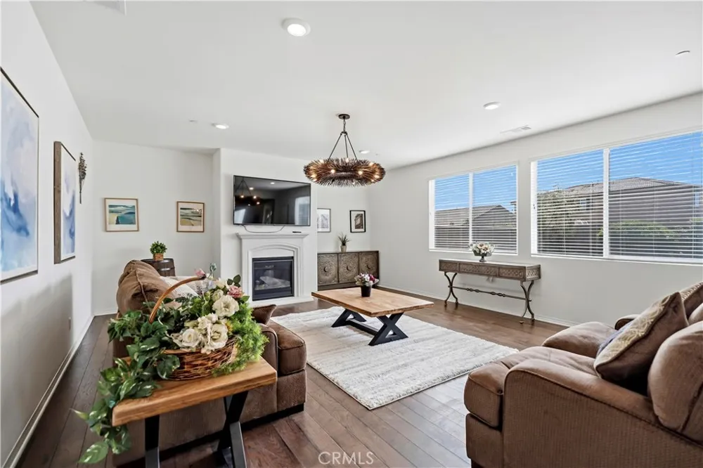 6882 Keyway Court Jurupa Valley, CA 91752