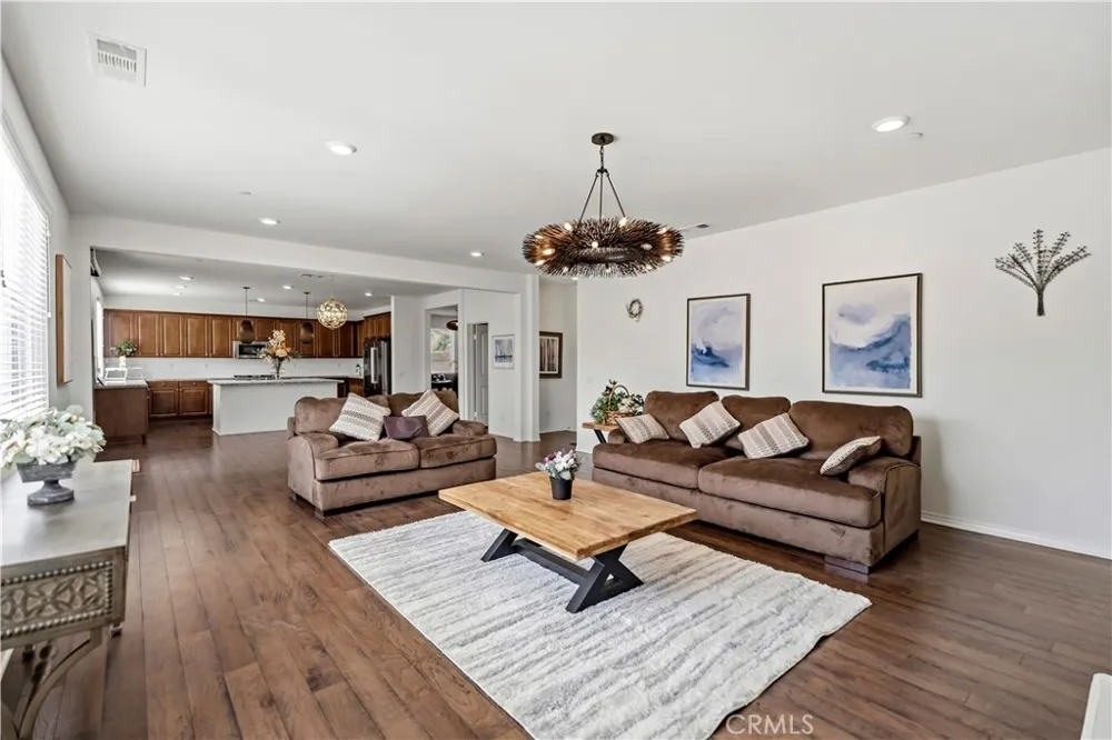 6882 Keyway Court Jurupa Valley, CA 91752