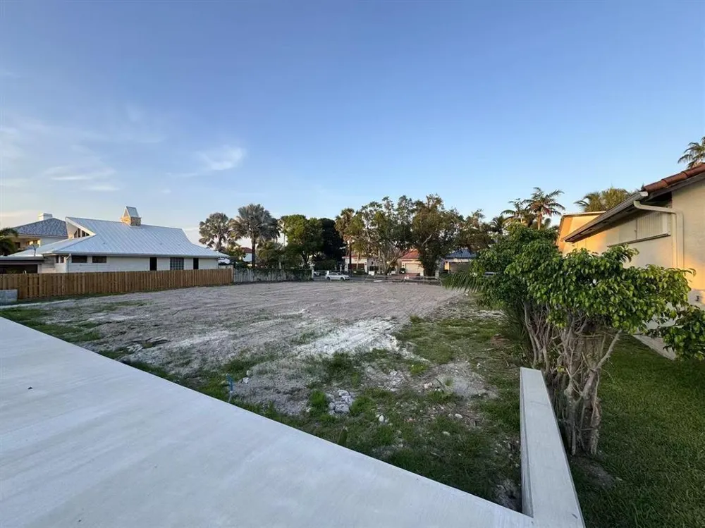 455 Bontona Avenue Fort Lauderdale, FL 33301