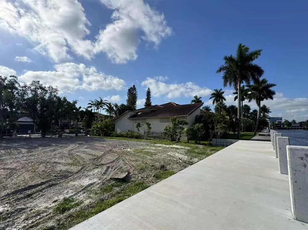 455 Bontona Avenue Fort Lauderdale, FL 33301
