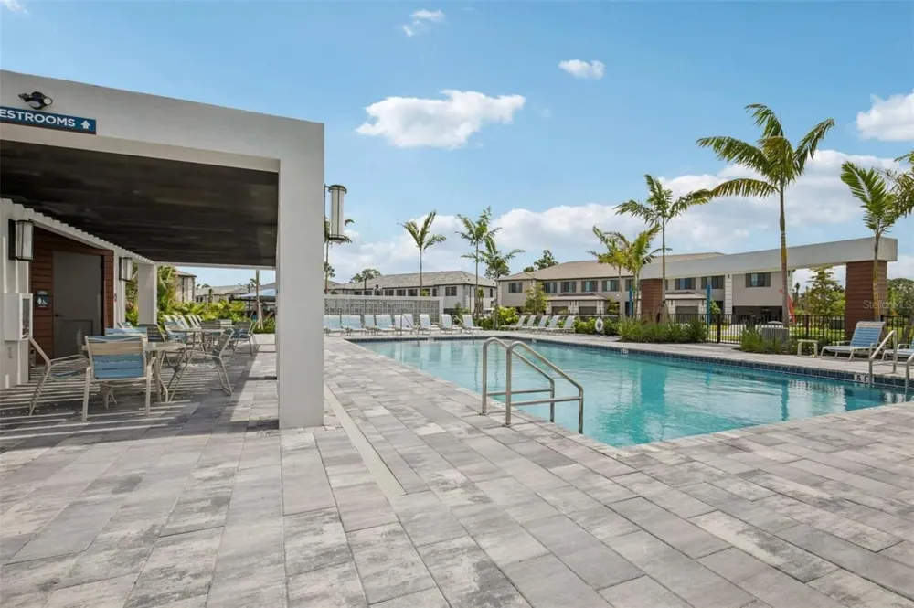 7901 CELESTIAL CIRCLE #Captiva- 7948 Sarasota, FL 34241