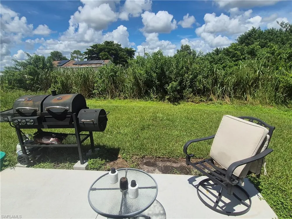 23041 Roundtree Avenue Alva, FL 33920