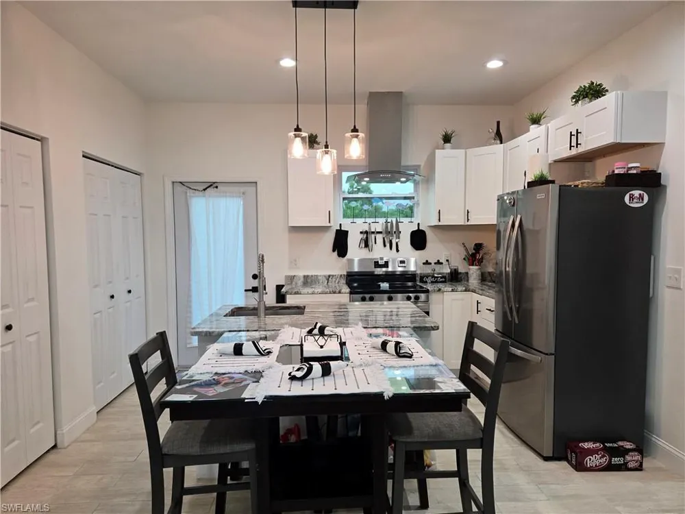 23041 Roundtree Avenue Alva, FL 33920