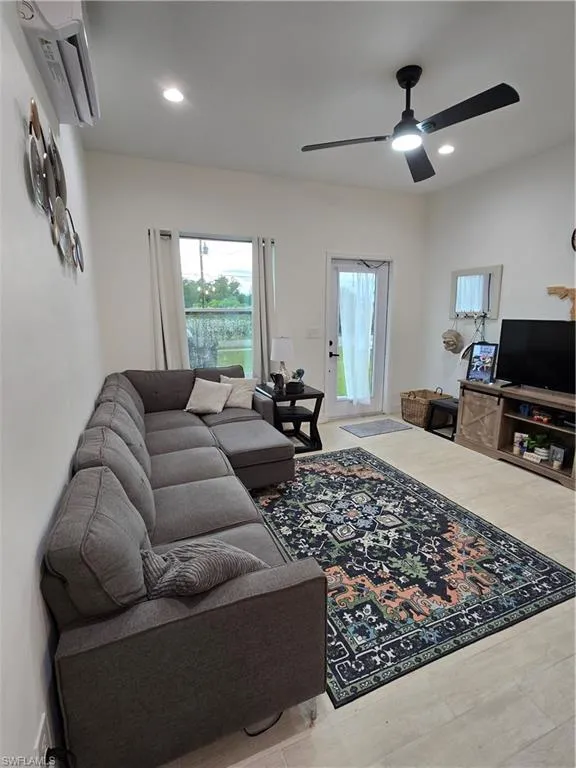 23041 Roundtree Avenue Alva, FL 33920
