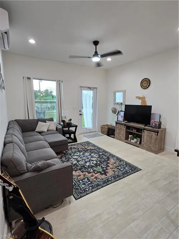 23041 Roundtree Avenue Alva, FL 33920